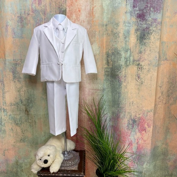 📌 ToddlerWhite 5-Piece Suit - Tuxedo